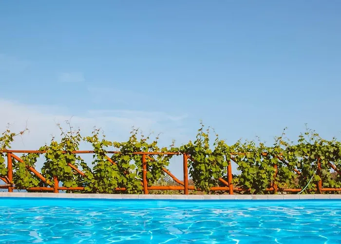 בית נופש Calami - Romeo - Private With Pool, Seaview & Olive Grove