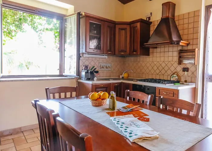 Calami - Romeo - Private With Pool, Seaview & Olive Grove בית נופש