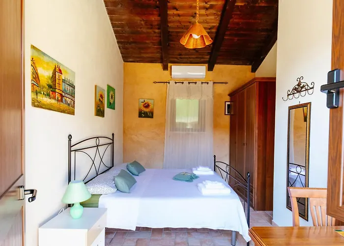 בית נופש Calami - Romeo - Private With Pool, Seaview & Olive Grove *